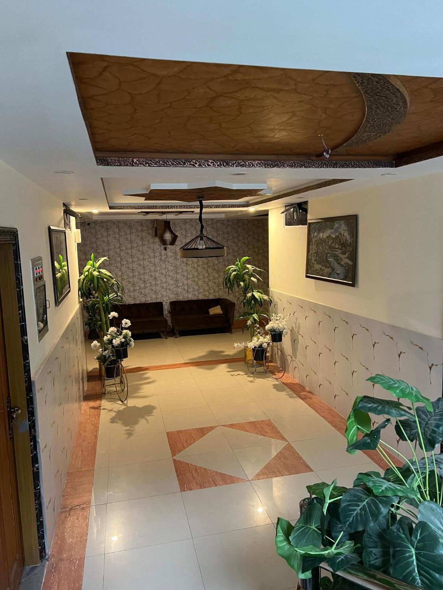 Hotel Birmingham Palace Kalam By Khan Familia Екстер'єр фото