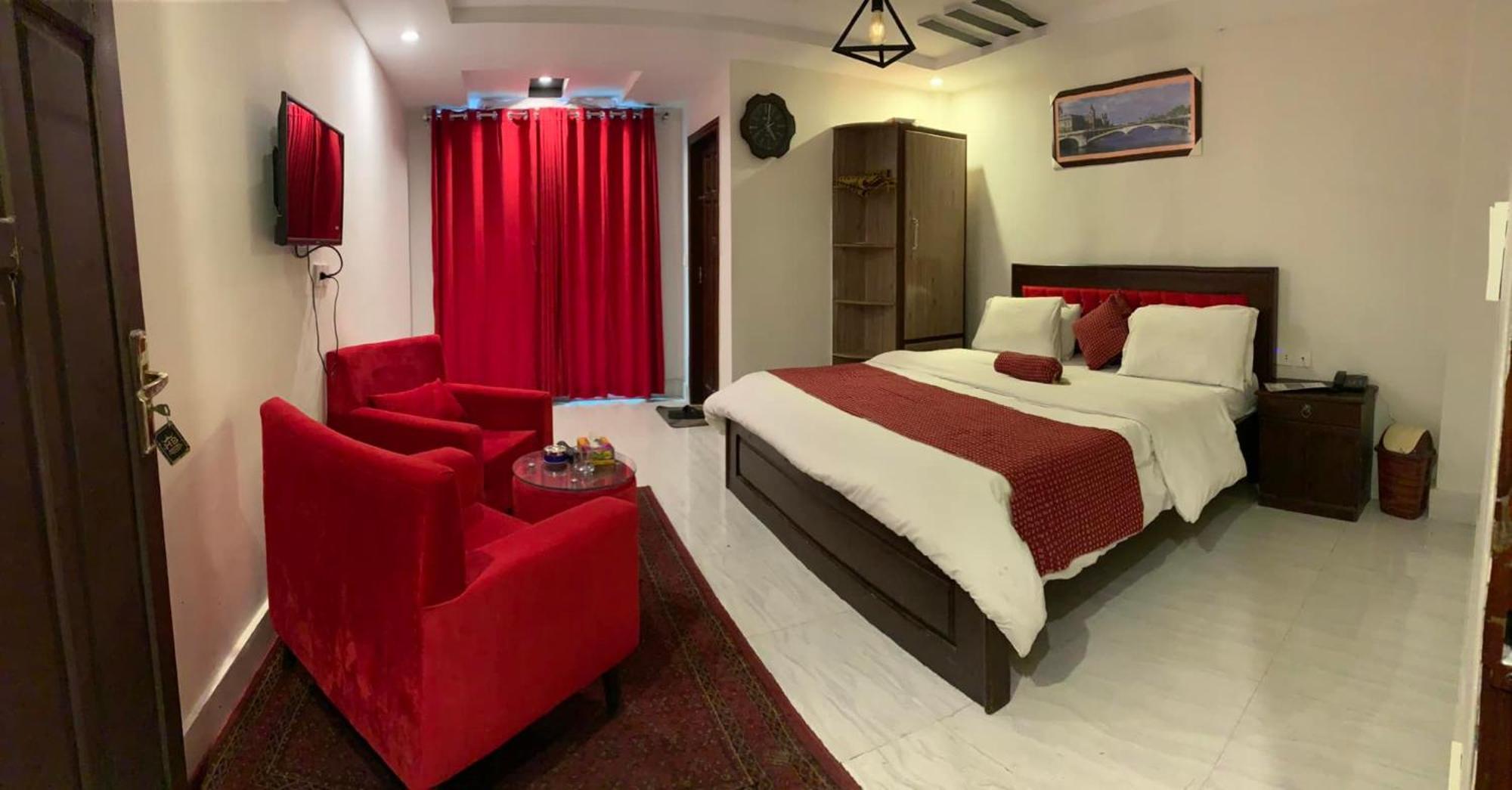 Hotel Birmingham Palace Kalam By Khan Familia Екстер'єр фото