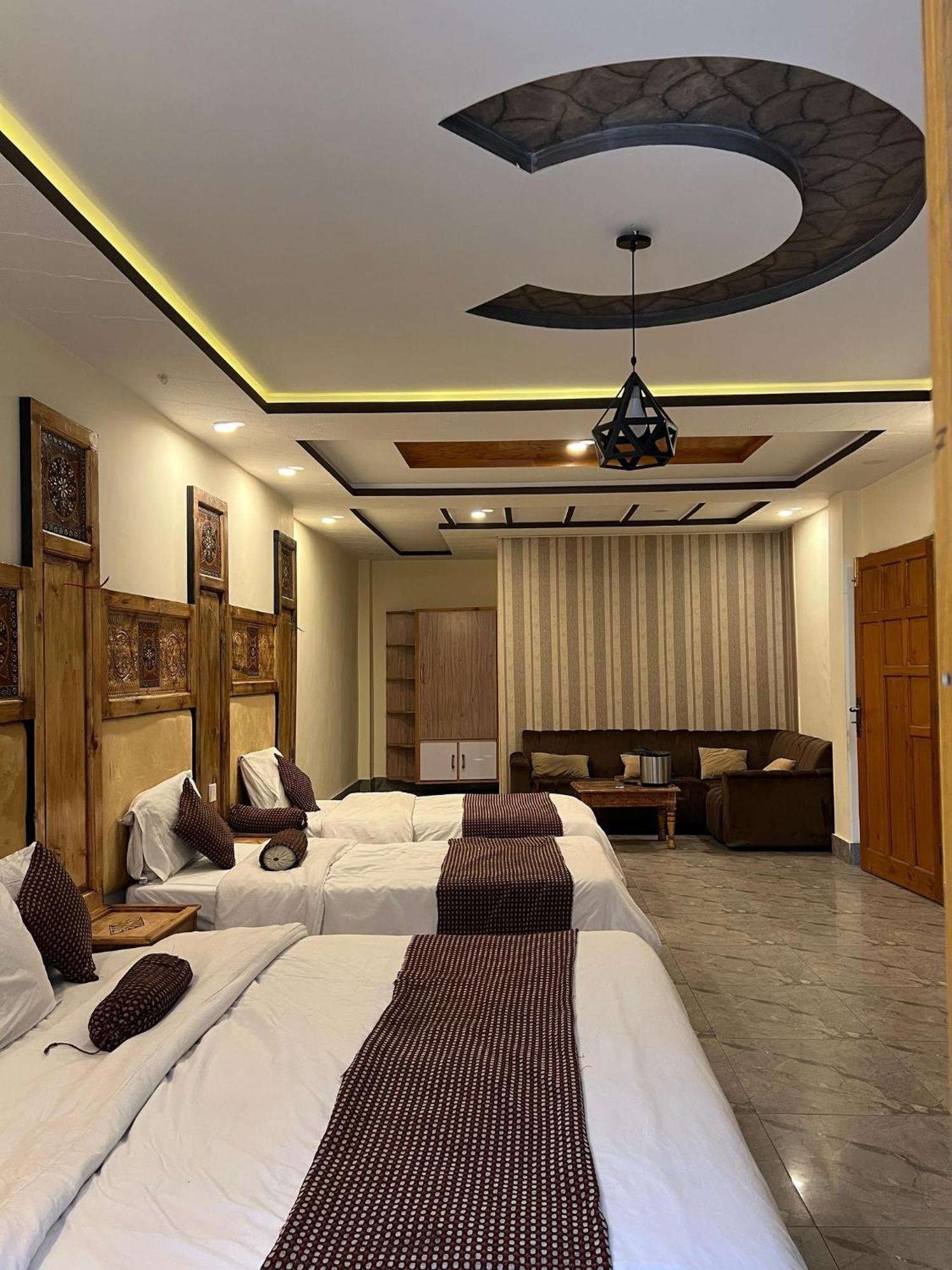 Hotel Birmingham Palace Kalam By Khan Familia Екстер'єр фото