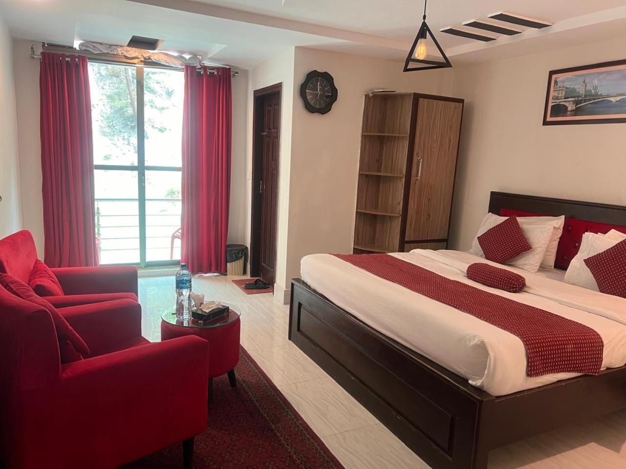 Hotel Birmingham Palace Kalam By Khan Familia Екстер'єр фото