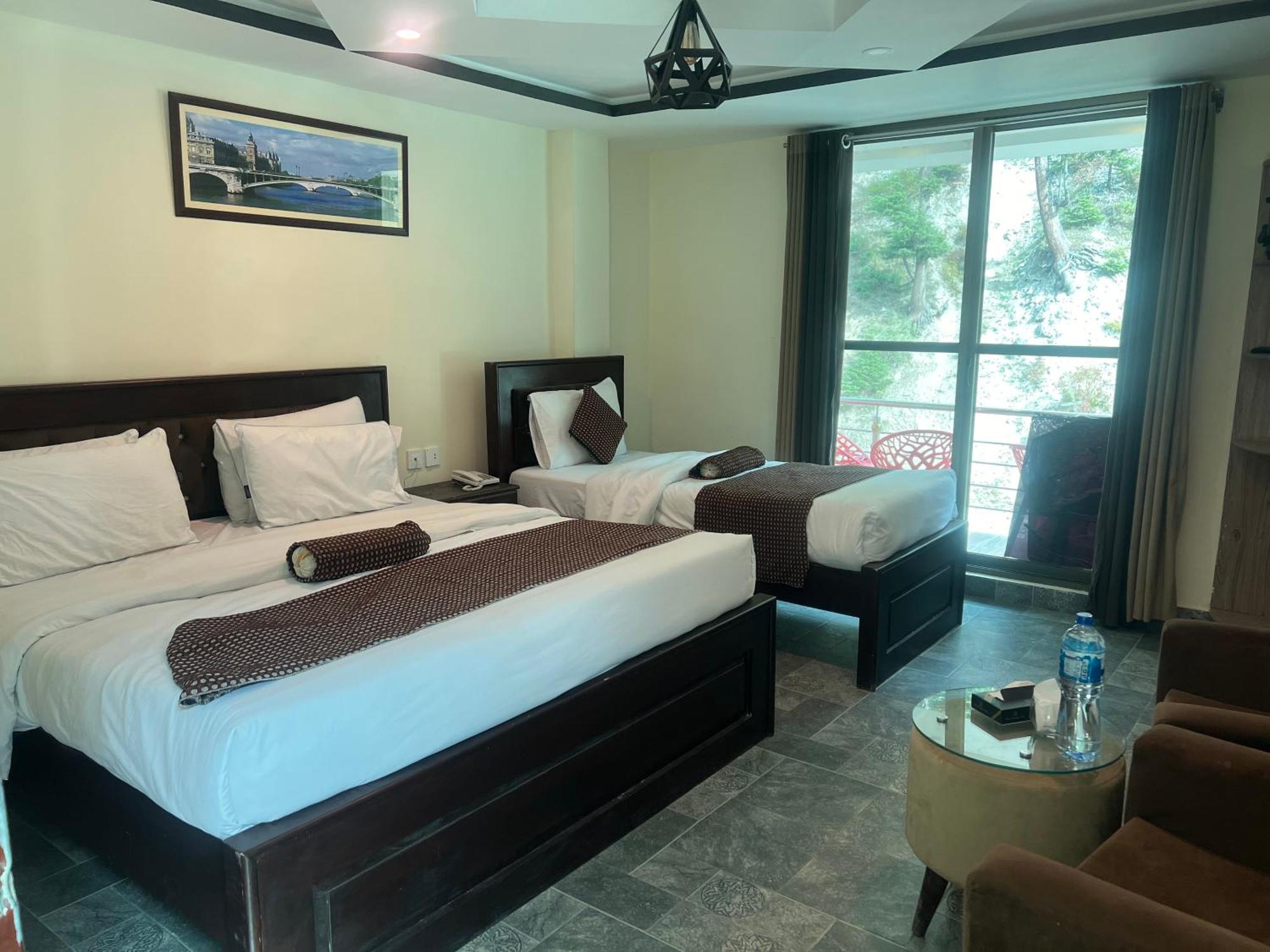 Hotel Birmingham Palace Kalam By Khan Familia Екстер'єр фото