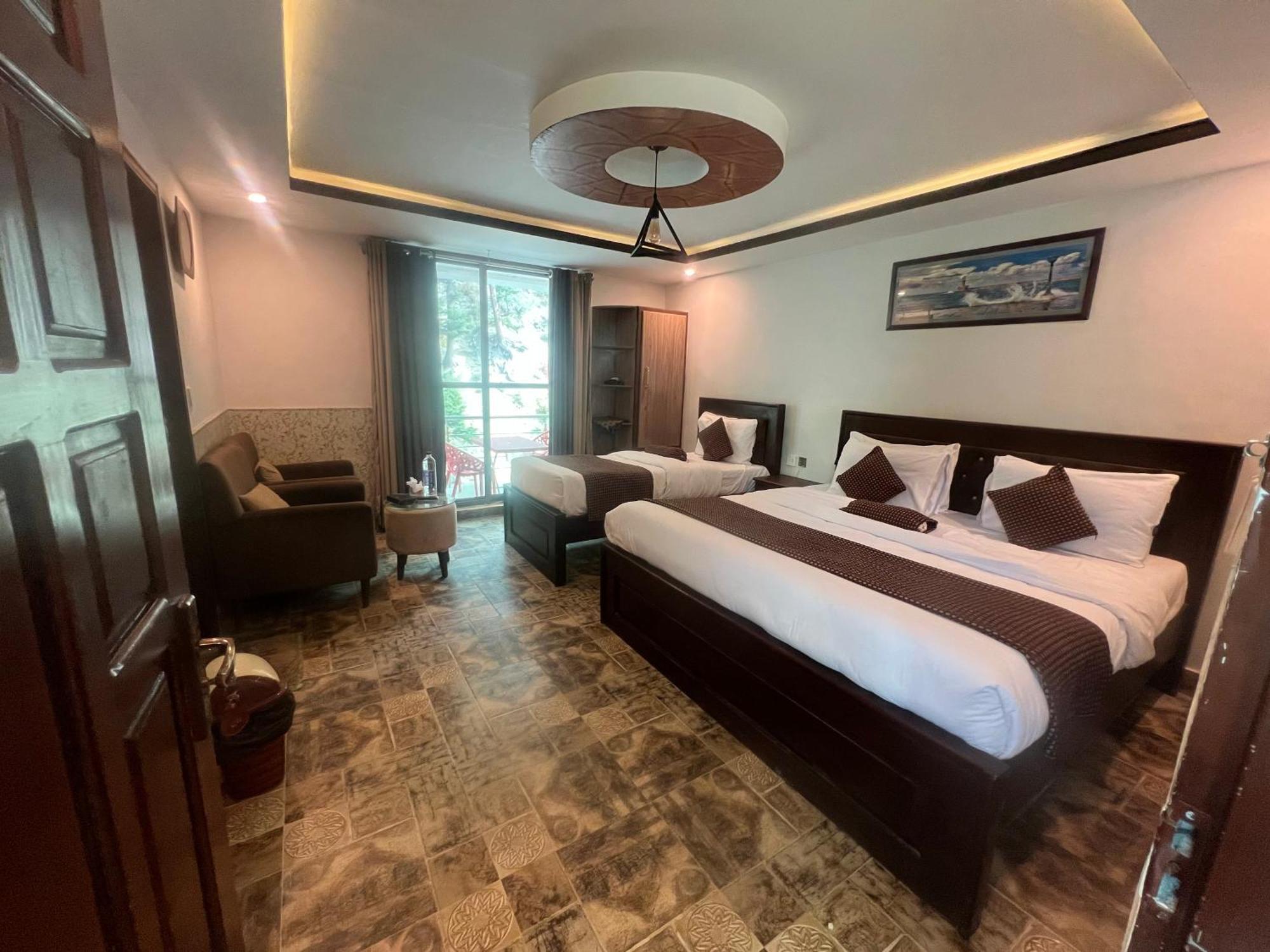 Hotel Birmingham Palace Kalam By Khan Familia Екстер'єр фото